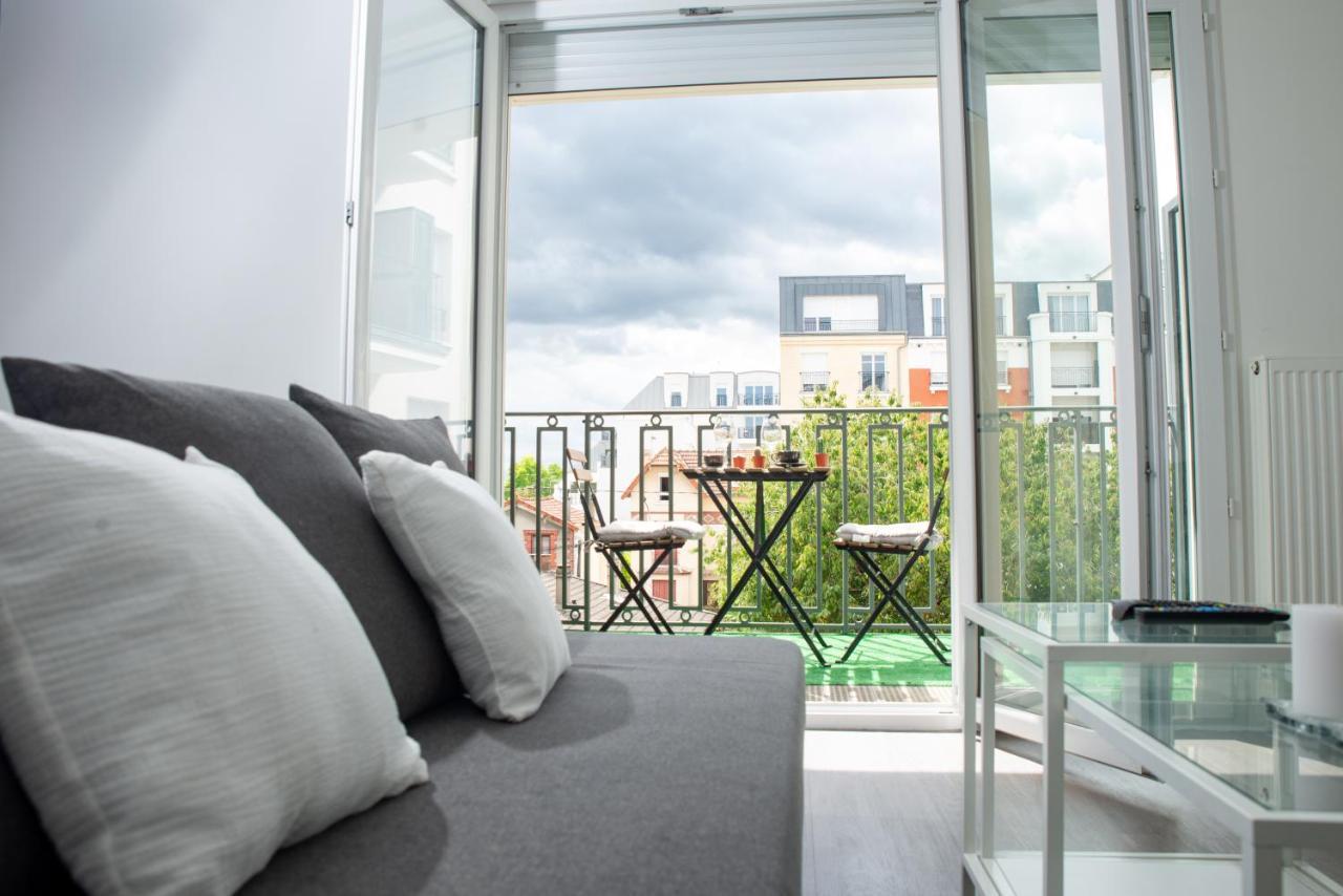 Luxe Paris Expo: Convenient Airport Retreat with Free Parking Apartment Le Blanc-Mesnil Exterior photo